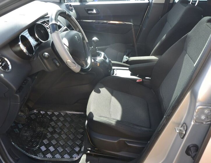 Peugeot 5008 MPV 1,6 l 88 kw