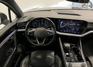 Volkswagen Touareg 6