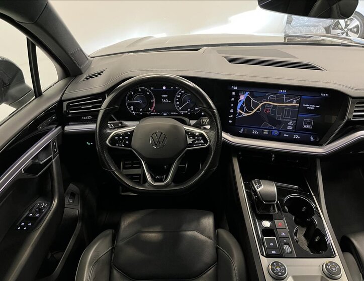 Volkswagen Touareg 6