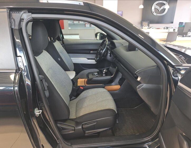 Mazda MX-30 SUV / Terénní 0,0 107 kw