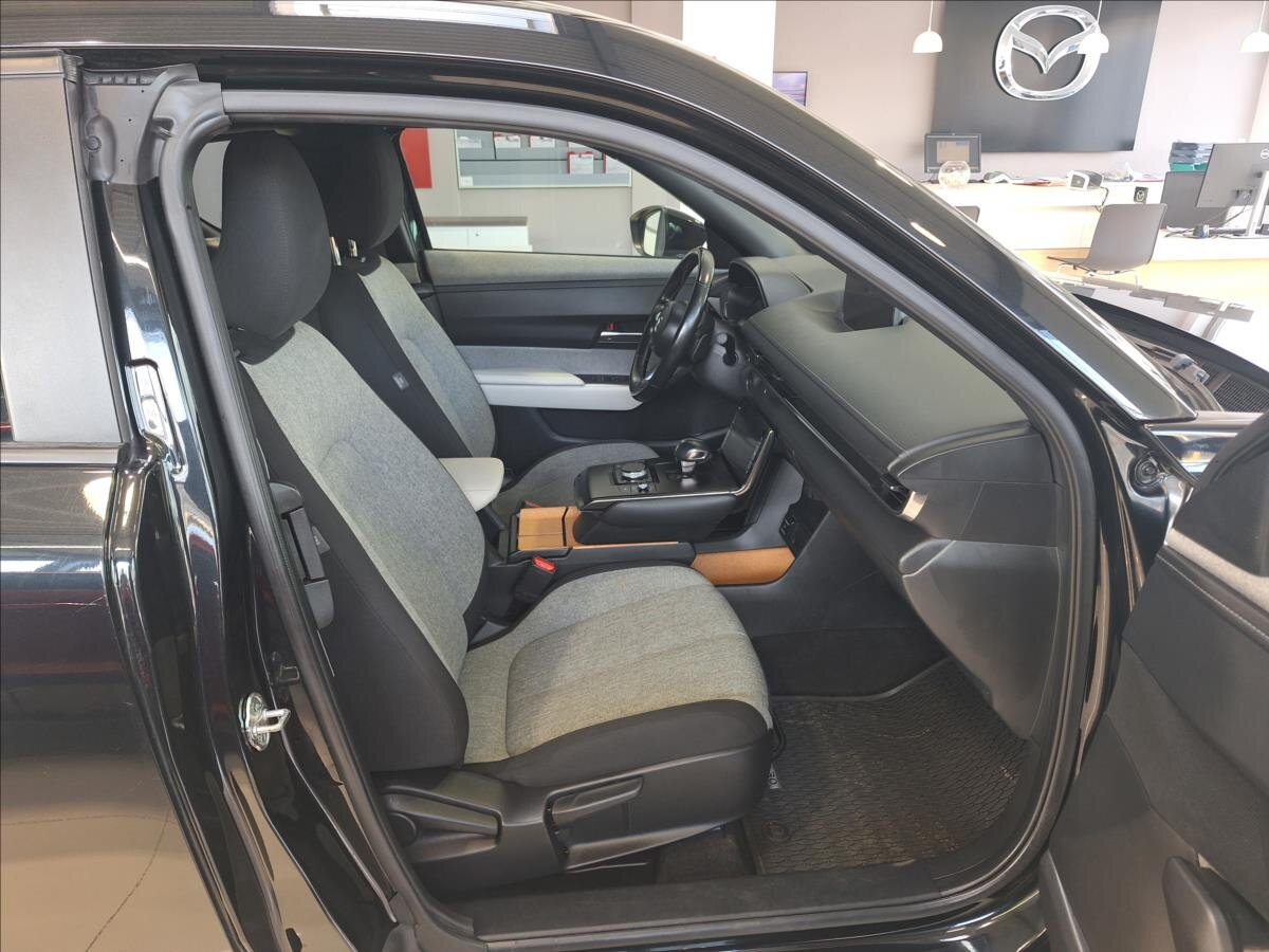 Mazda MX-30 SUV / Terénní 0,0 107 kw