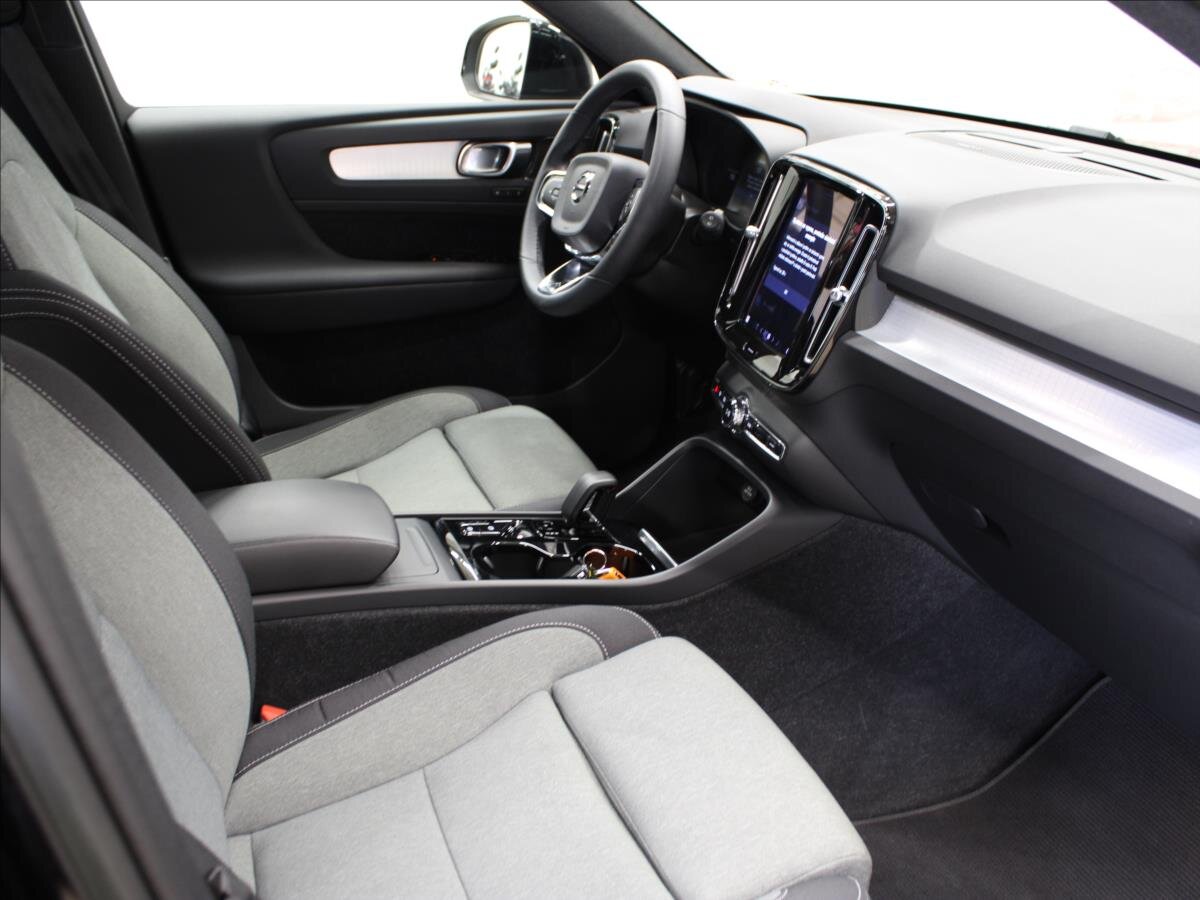 Volvo XC40 Kombi 2,0 l 145 kw