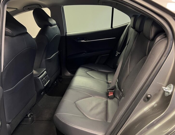 Toyota Camry Sedan 2,5 l 131 kw