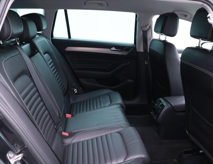 Volkswagen Passat Kombi 2,0 l 140 kw