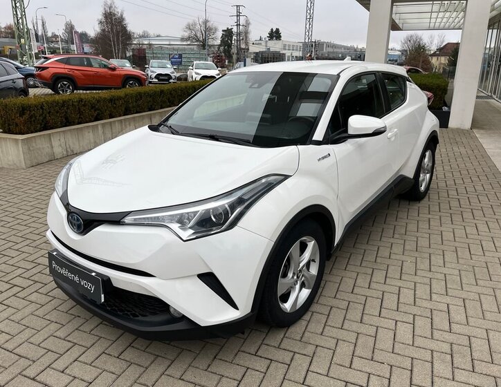 Toyota C-HR 2