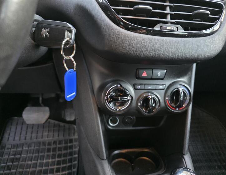 Peugeot 208 14