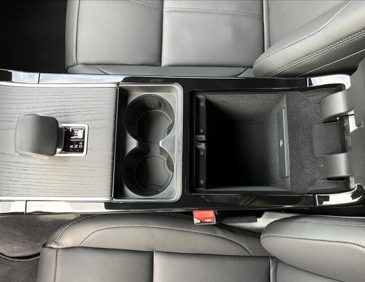 Land Rover Range Rover Velar SUV / Terénní 2,0 l 150 kw