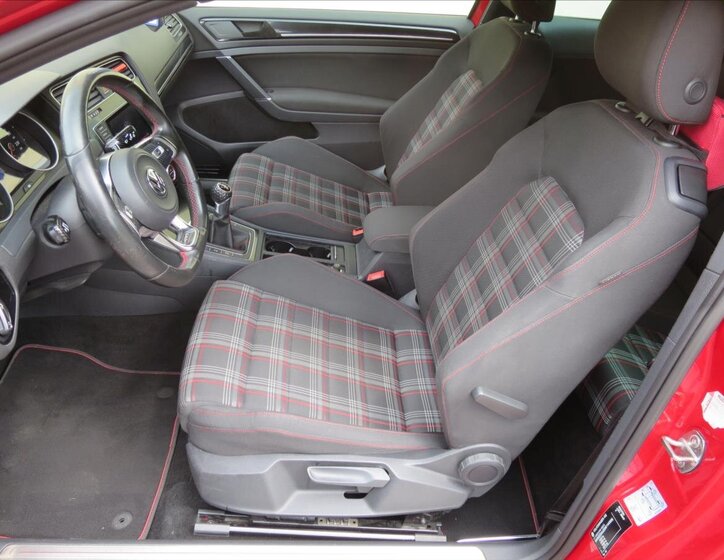 Volkswagen Golf Hatchback 2,0 l 162 kw