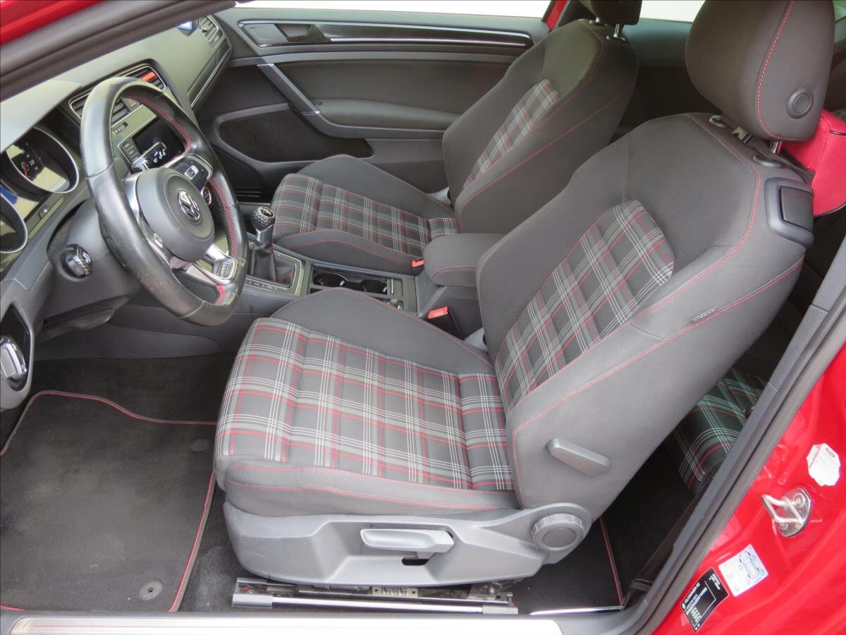 Volkswagen Golf Hatchback 2,0 l 162 kw