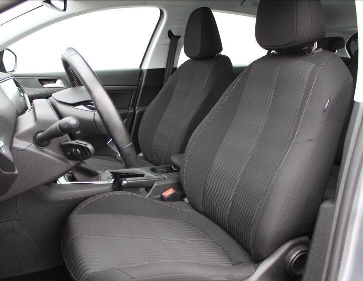 Peugeot 308 Hatchback 1,6 l 73 kw