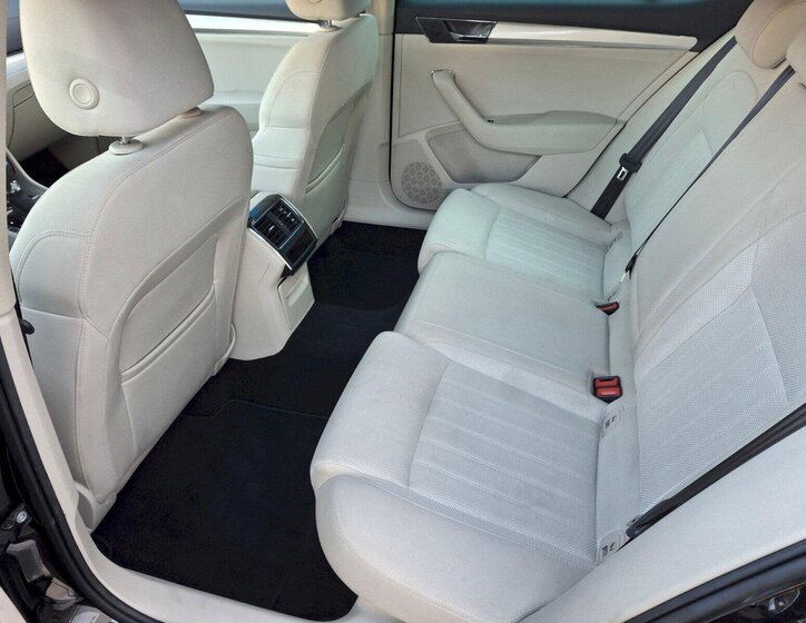 Škoda Superb Sedan 2,0 l 110 kw