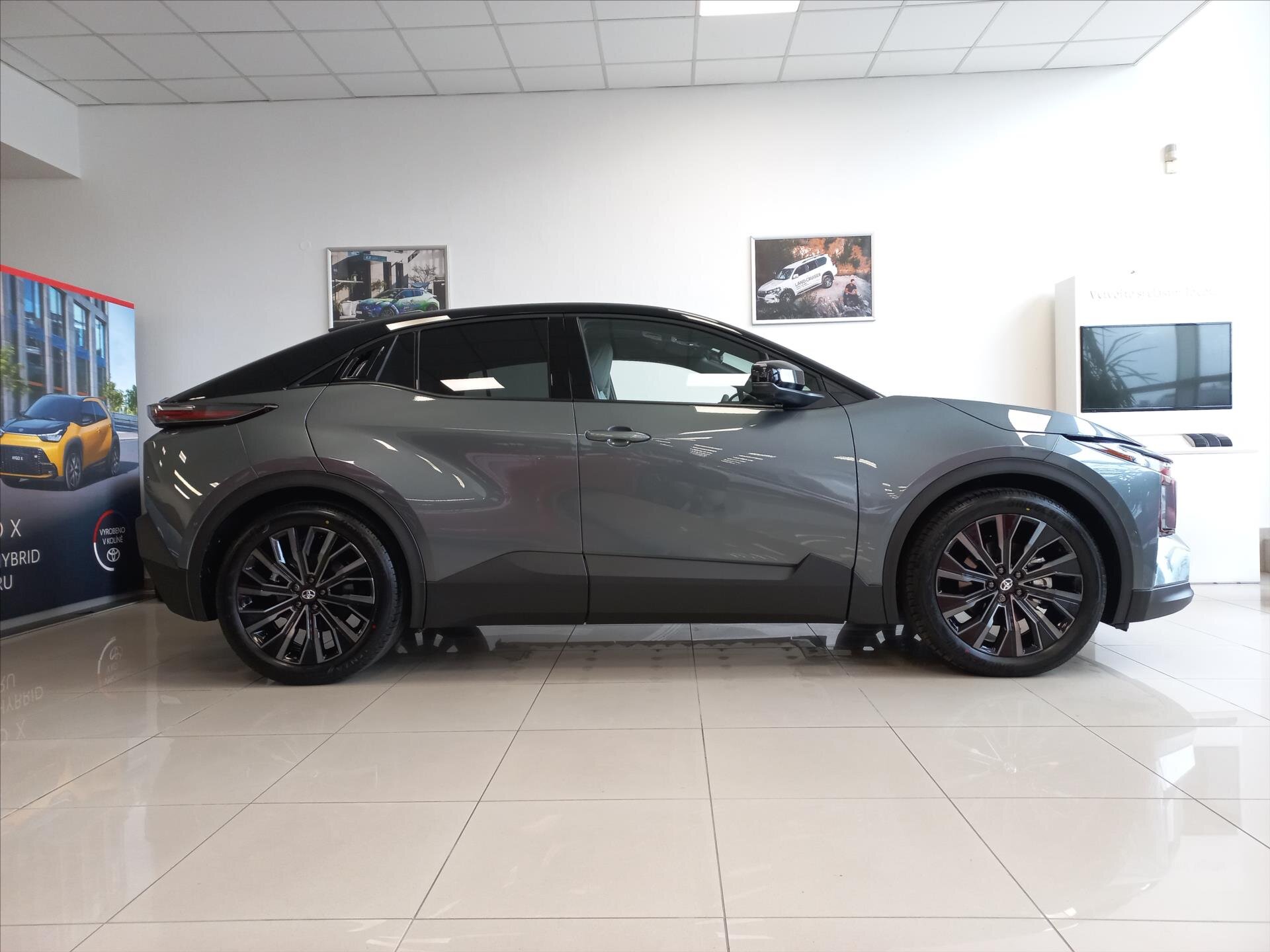 Toyota C-HR CUV / Crossover 0,0 252 kw