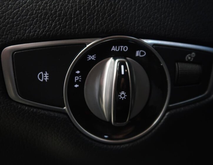 Mercedes-Benz Třídy E Kombi 2,0 l 143 kw