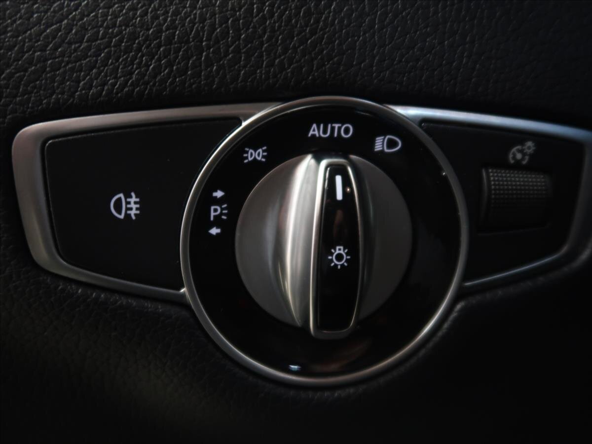 Mercedes-Benz Třídy E Kombi 2,0 l 143 kw