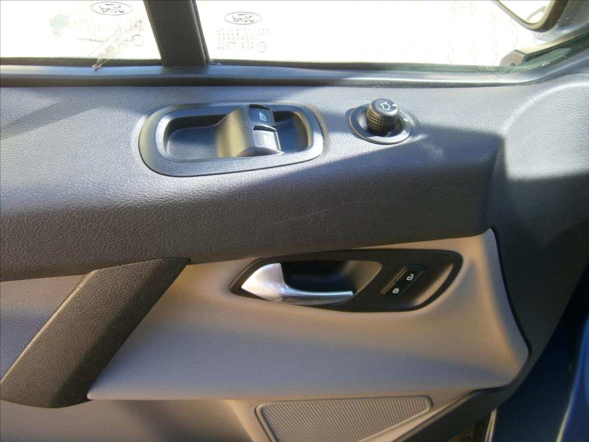 Ford Tourneo Custom VAN-Minibus 2,2 l 92 kw