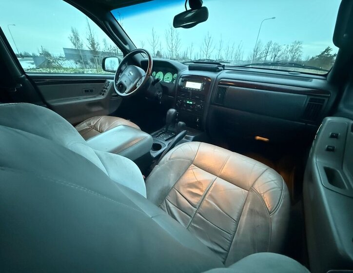 Jeep Grand Cherokee 12