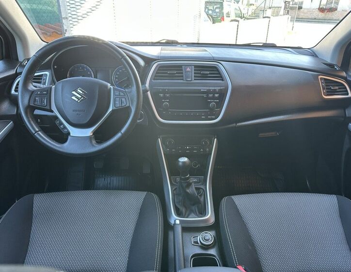 Suzuki SX4 S-Cross 10