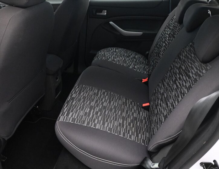 Ford Kuga SUV / Terénní 2,0 l 103 kw