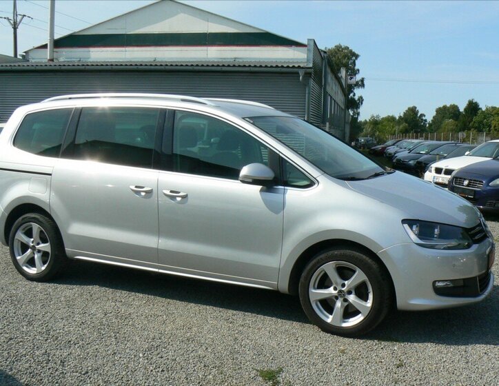 Volkswagen Sharan MPV 2,0 l 103 kw