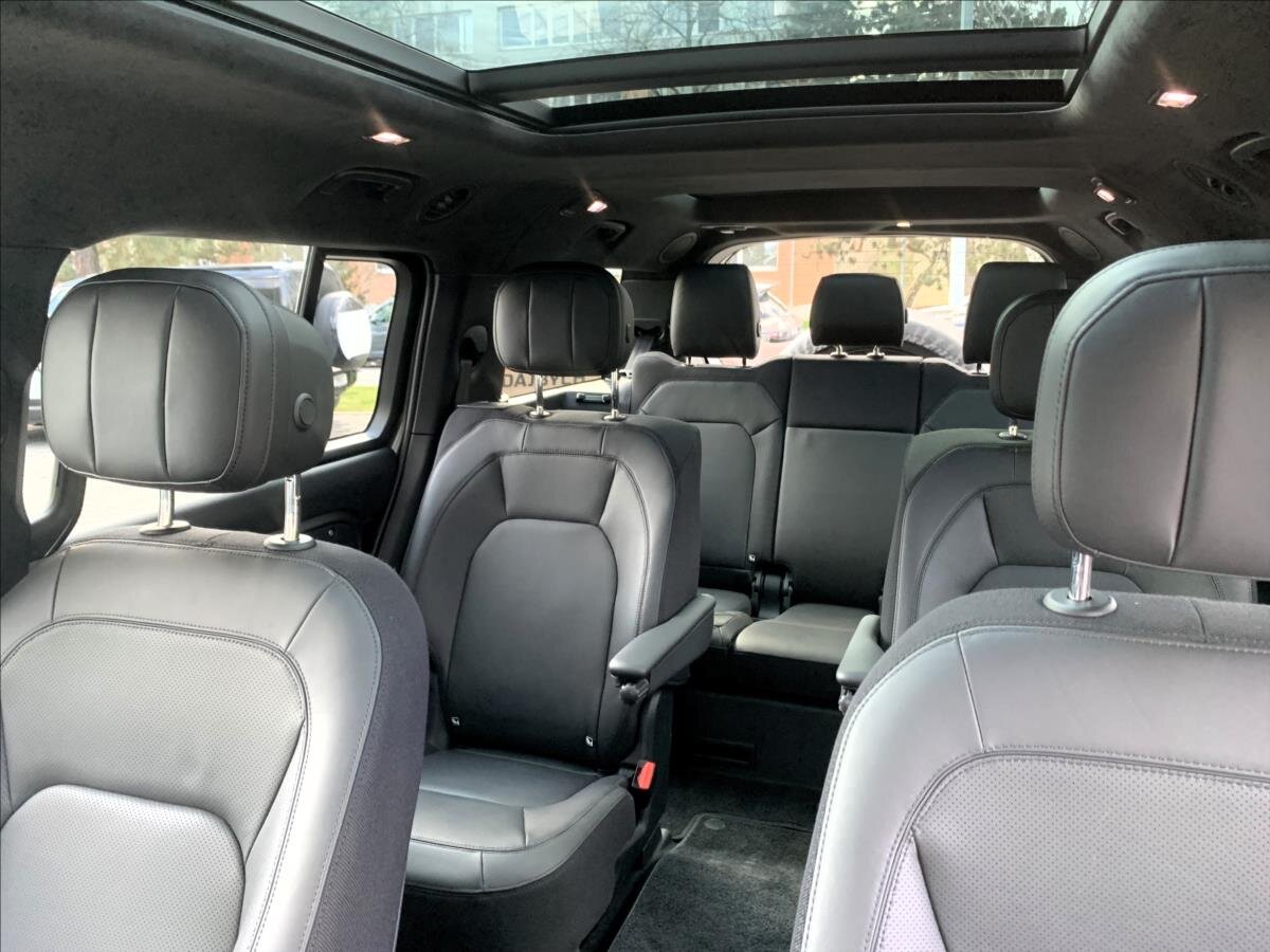 Land Rover Defender SUV 3,0 l 221 kw