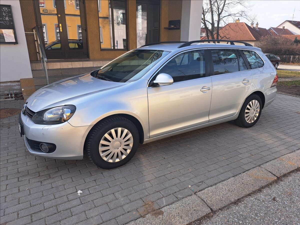 Volkswagen Golf Kombi 1,6 l 77 kw