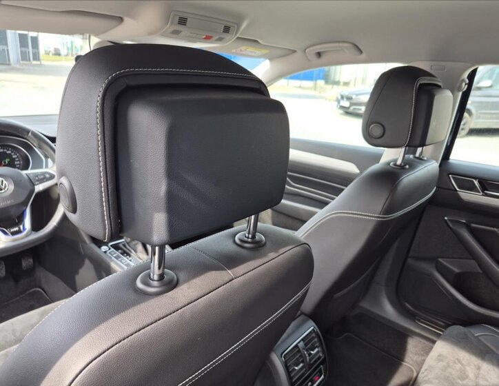 Volkswagen Passat Kombi 1,4 l 160 kw