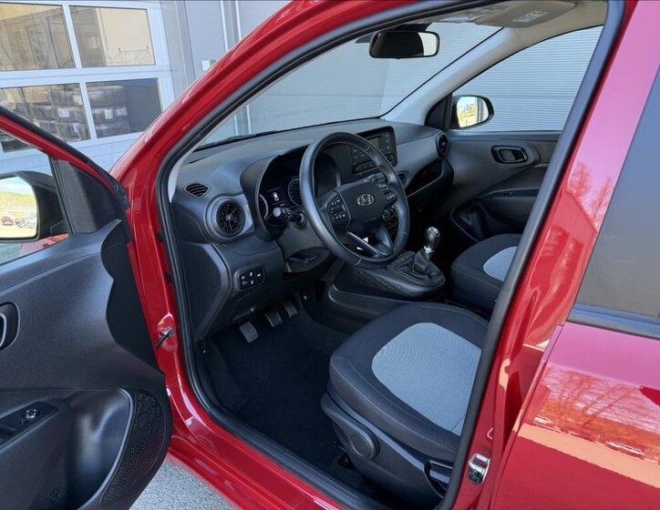 Hyundai i10 Hatchback 998,0 49 kw