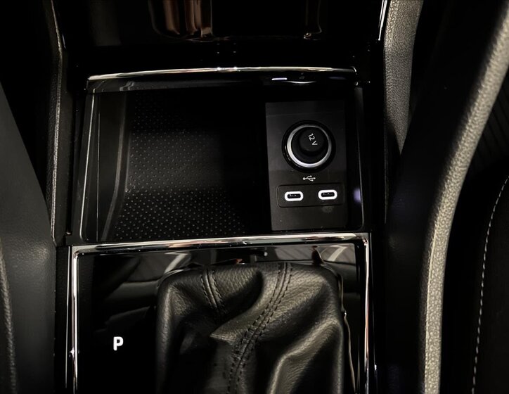 Škoda Karoq SUV / Terénní 1,5 l 110 kw