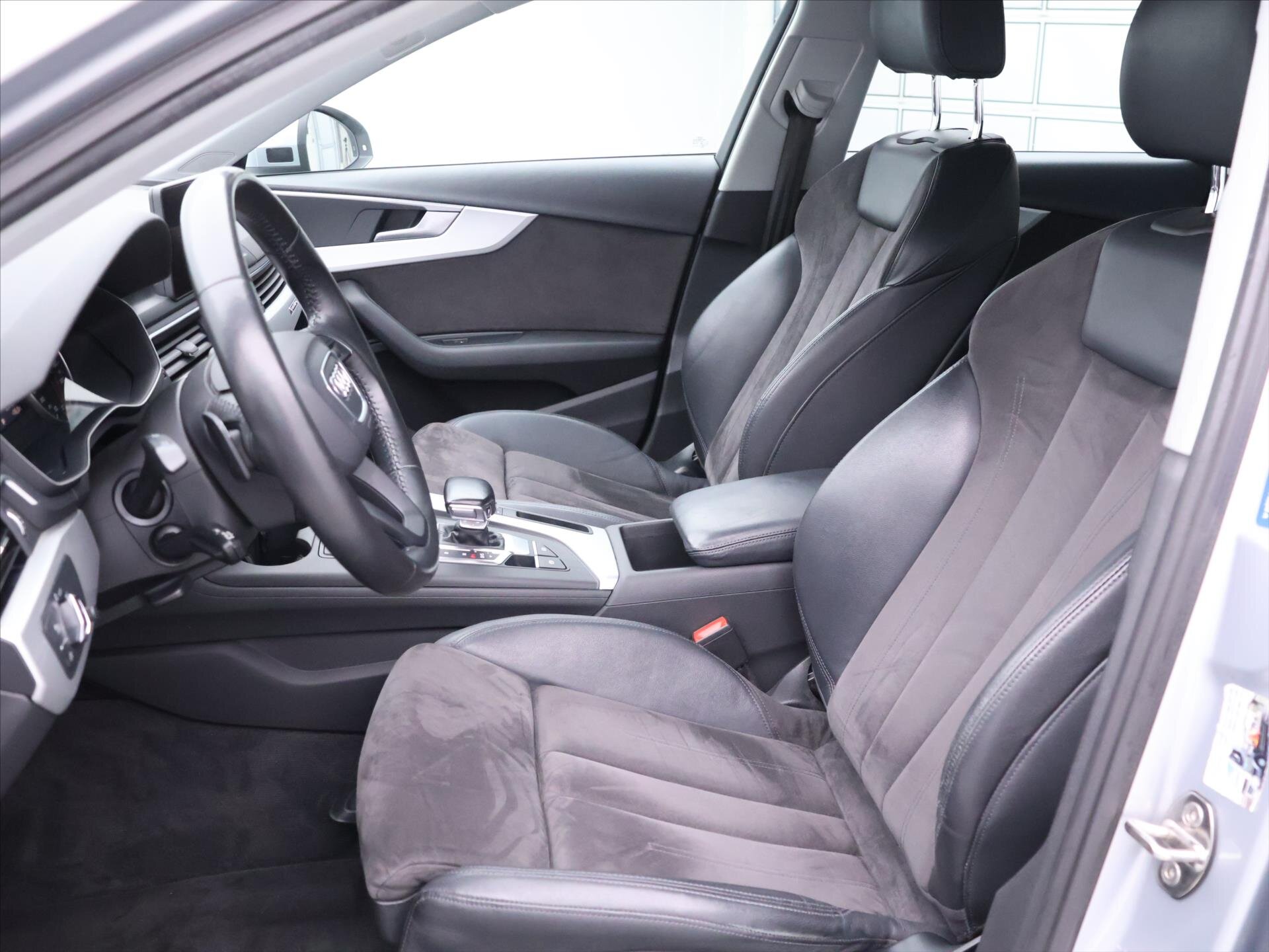 Audi A4 Kombi 2,0 l 140 kw