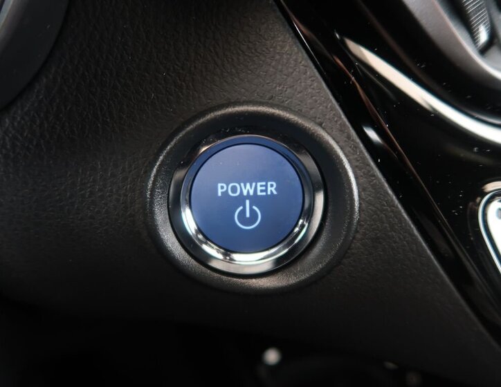 Toyota C-HR SUV 2,0 l 112 kw