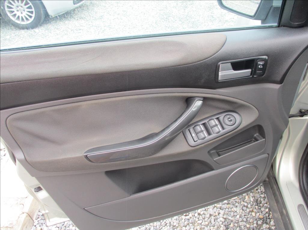 Ford Kuga SUV / Terénní 2,0 l 100 kw