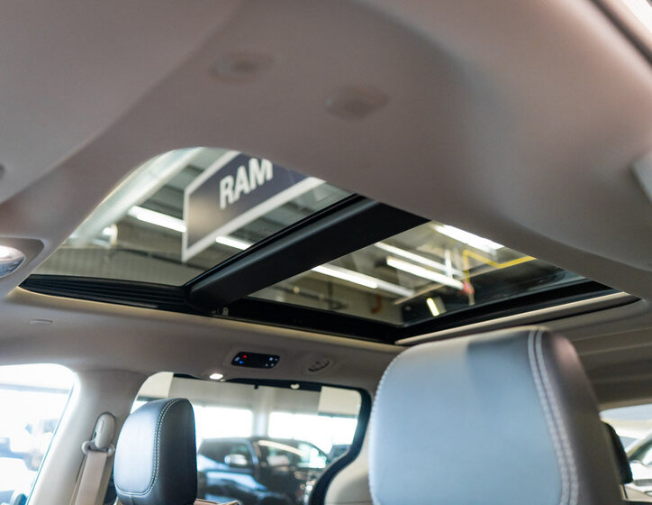 Chrysler Pacifica MPV 3,6 l 221 kw