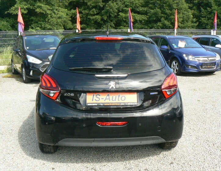 Peugeot 208 6