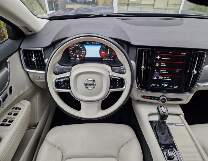 Volvo V90 Kombi 2,0 l 140 kw