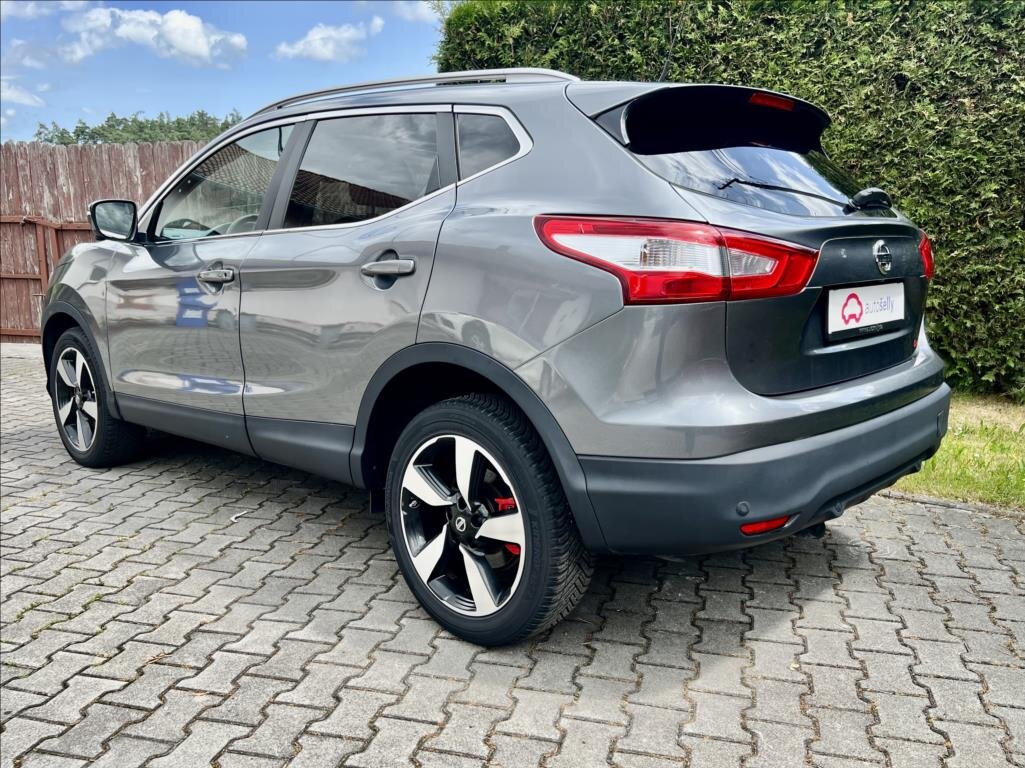 Nissan Qashqai SUV / Terénní 1,6 l 96 kw