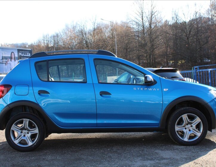 Dacia Sandero Hatchback 898,0 66 kw