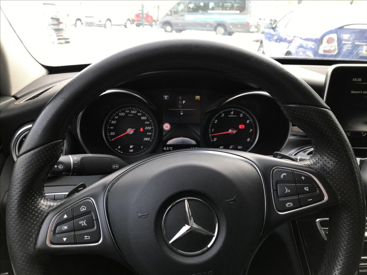 Mercedes-Benz Třídy C Sedan 3,0 l 245 kw