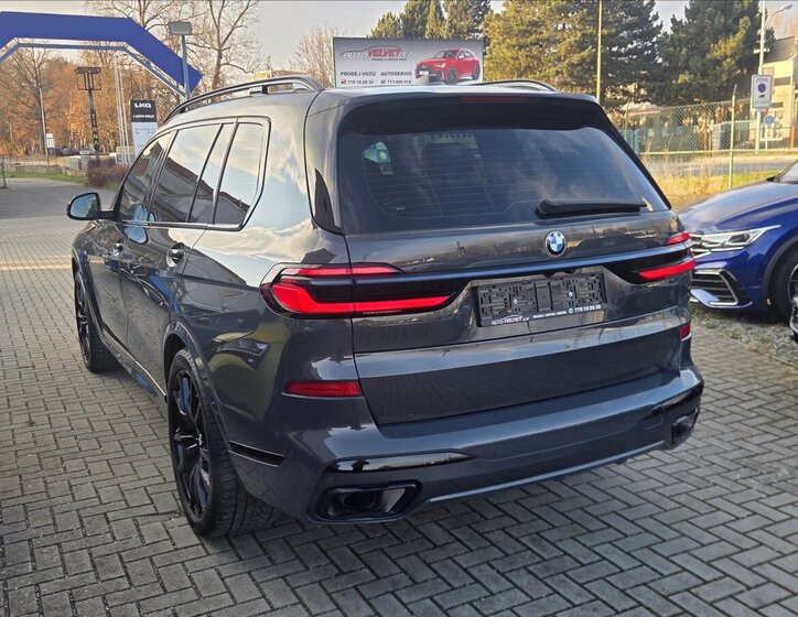 BMW X7 2