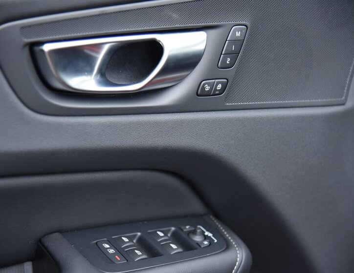 Volvo XC60 SUV / Terénní 2,0 l 186 kw