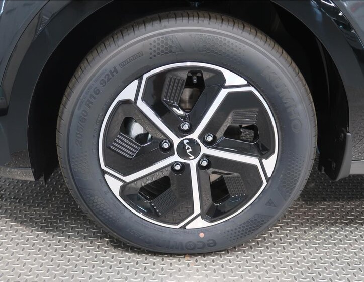 KIA Niro CUV / Crossover 1,6 l 95 kw