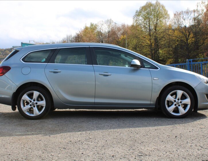 Opel Astra Kombi 2,0 l 121 kw