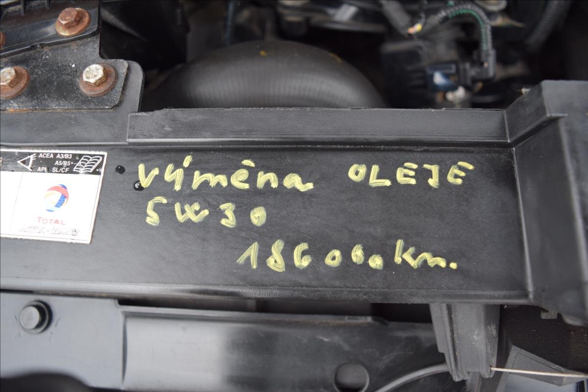 Peugeot 807 MPV 2,0 l 100 kw