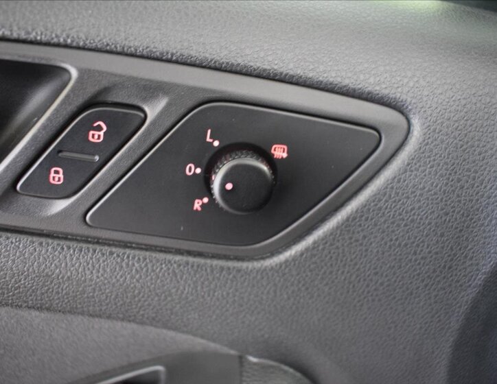 Volkswagen Jetta Sedan / Limuzína 1,2 l 77 kw