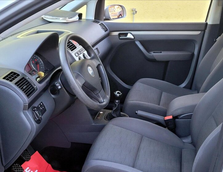 Volkswagen Touran MPV 1,9 l 77 kw