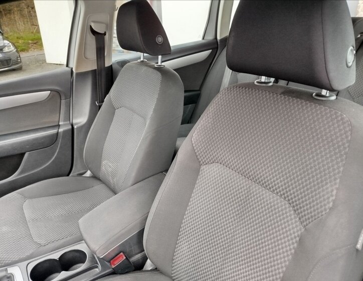 Volkswagen Passat Kombi 2,0 l 103 kw