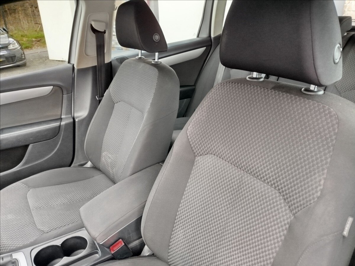 Volkswagen Passat Kombi 2,0 l 103 kw