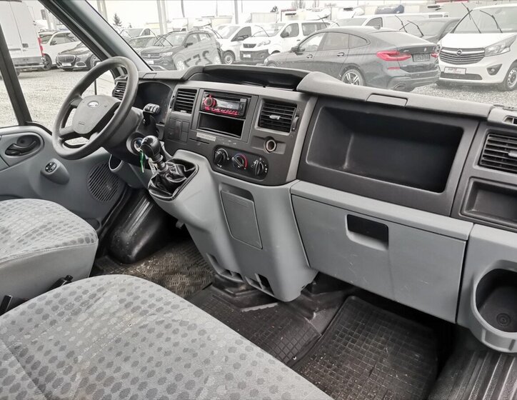 Ford Transit 8