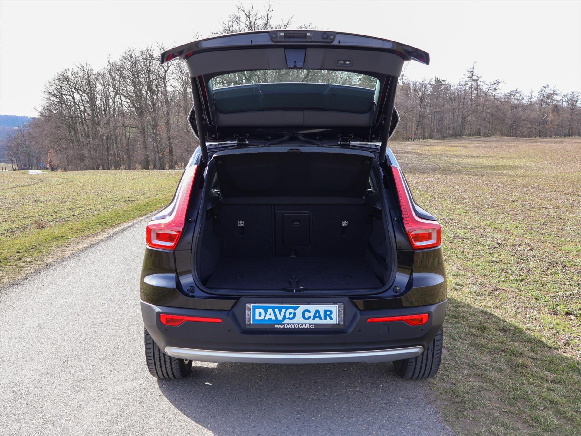 Volvo XC40 SUV / Terénní 2,0 l 140 kw