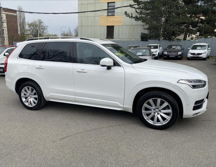 Volvo XC90 SUV / Terénní 2,0 l 173 kw