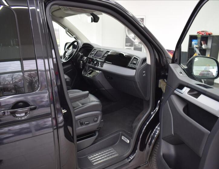 Volkswagen Multivan 18